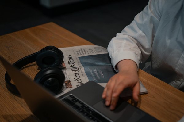 Les Répercussions Écologiques des Réseaux Sociaux : Enjeux et Solutions